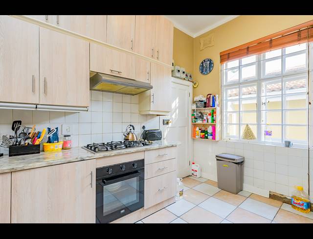 7 BEDROOM HOUSE FOR SALE IN ESSENWOOD
